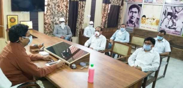Tough action to be taken against selling books in schools: DEO